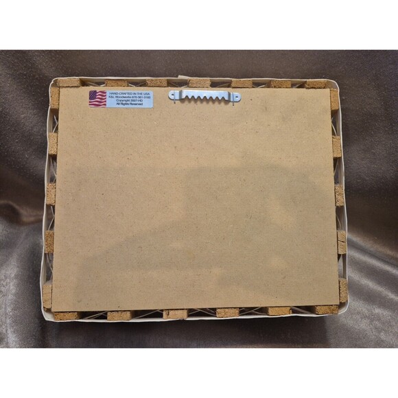 HAND CRAFTED WOODEN BASKET K&L WOODWORKS WITH SIGNED TEDDY GARDENING PRINT WALL - Picture 10 of 10